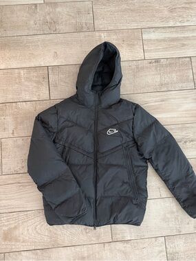 Nike Men’s Sportwear Winndrunner Down-Fill Hooded Jacket